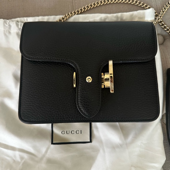 Gucci Interlocking G shoulder bag- gold hardware. Authentic Gucci - Picture 2 of 6